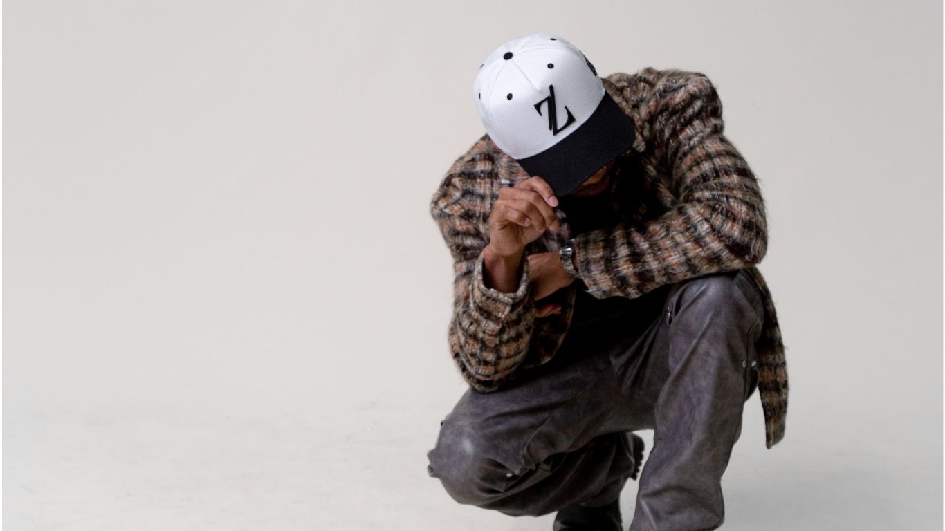 Zoetic Signature Z Hat- White/Black (Founders Edition)